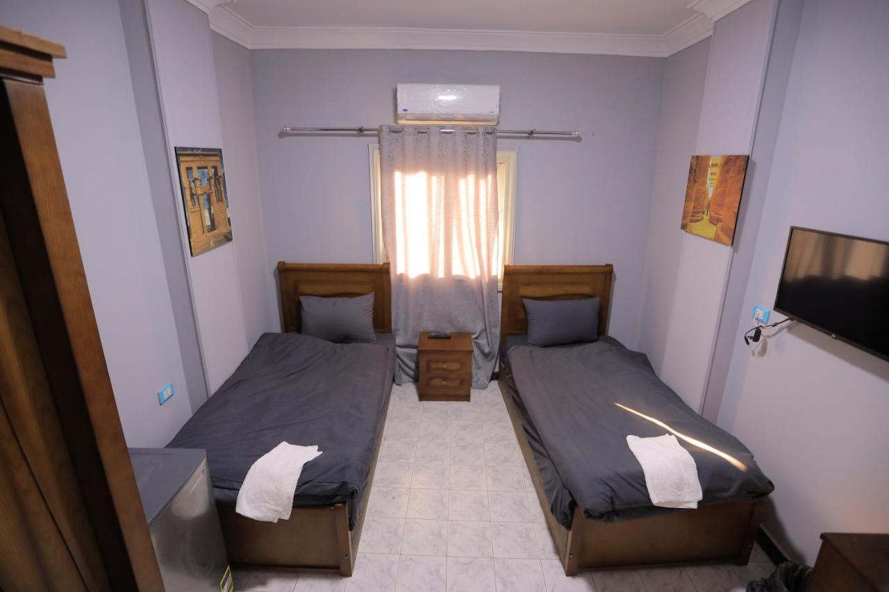 Magic Golden Pyramids View Hotel Kafrat al Jabal Exterior photo