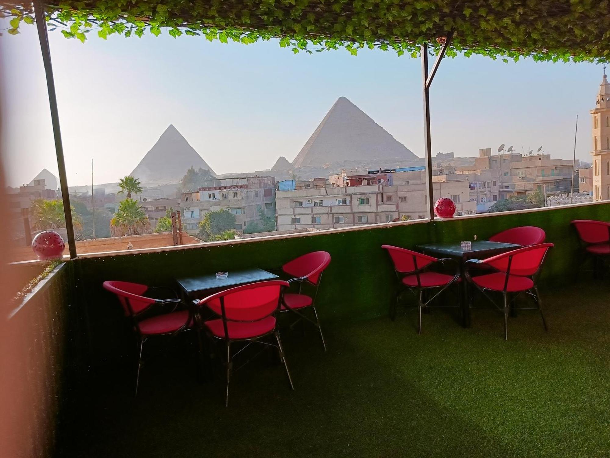Magic Golden Pyramids View Hotel Kafrat al Jabal Exterior photo